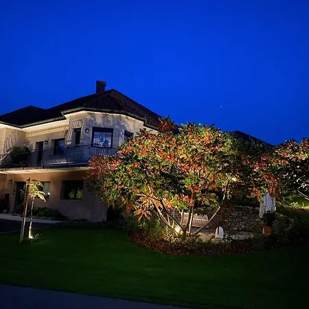 Ferienwohnung Berghausen 아파트 *